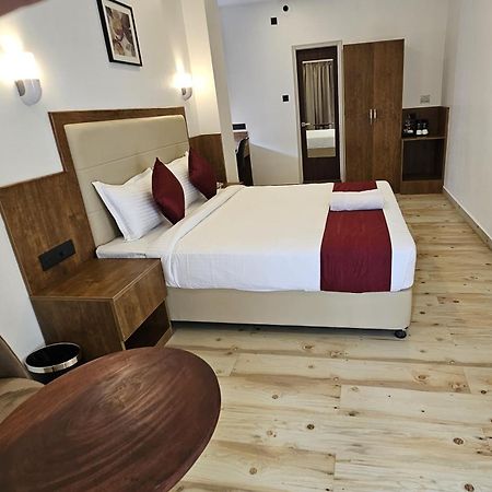 Indiana Hills Hotel Shillong Buitenkant foto